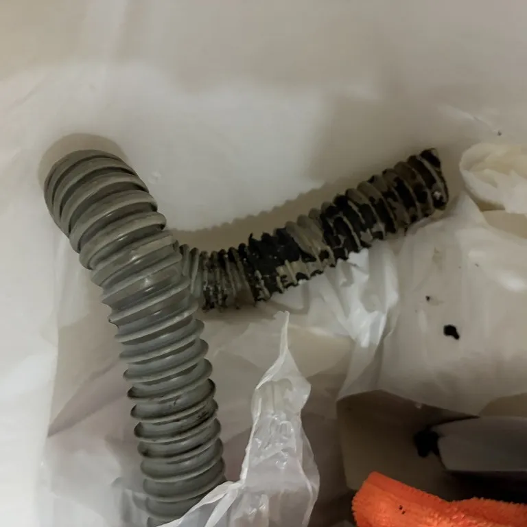 先日、当社お取引業者様のお客様からのご依頼で、キッチンの排水...