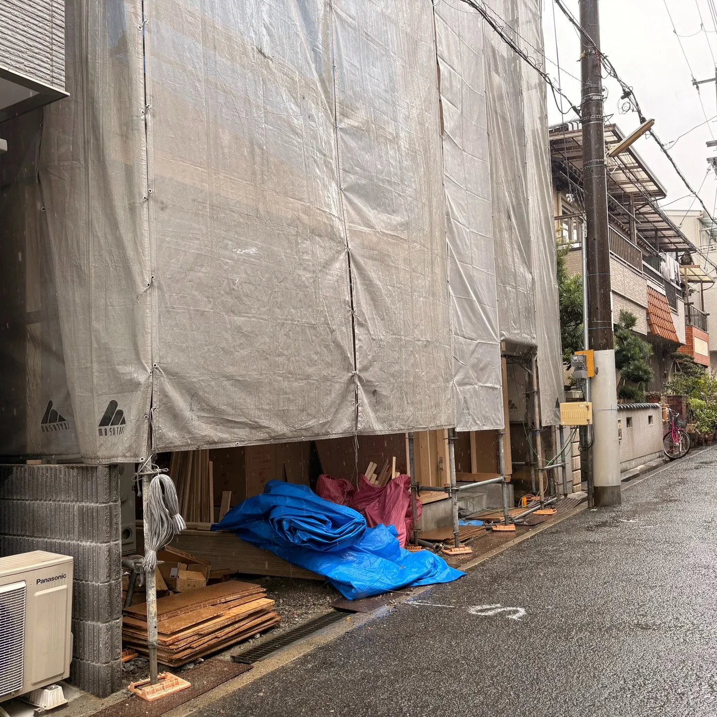 大阪市生野区中川東の新築戸建ての建築がスタートして、無事に上...