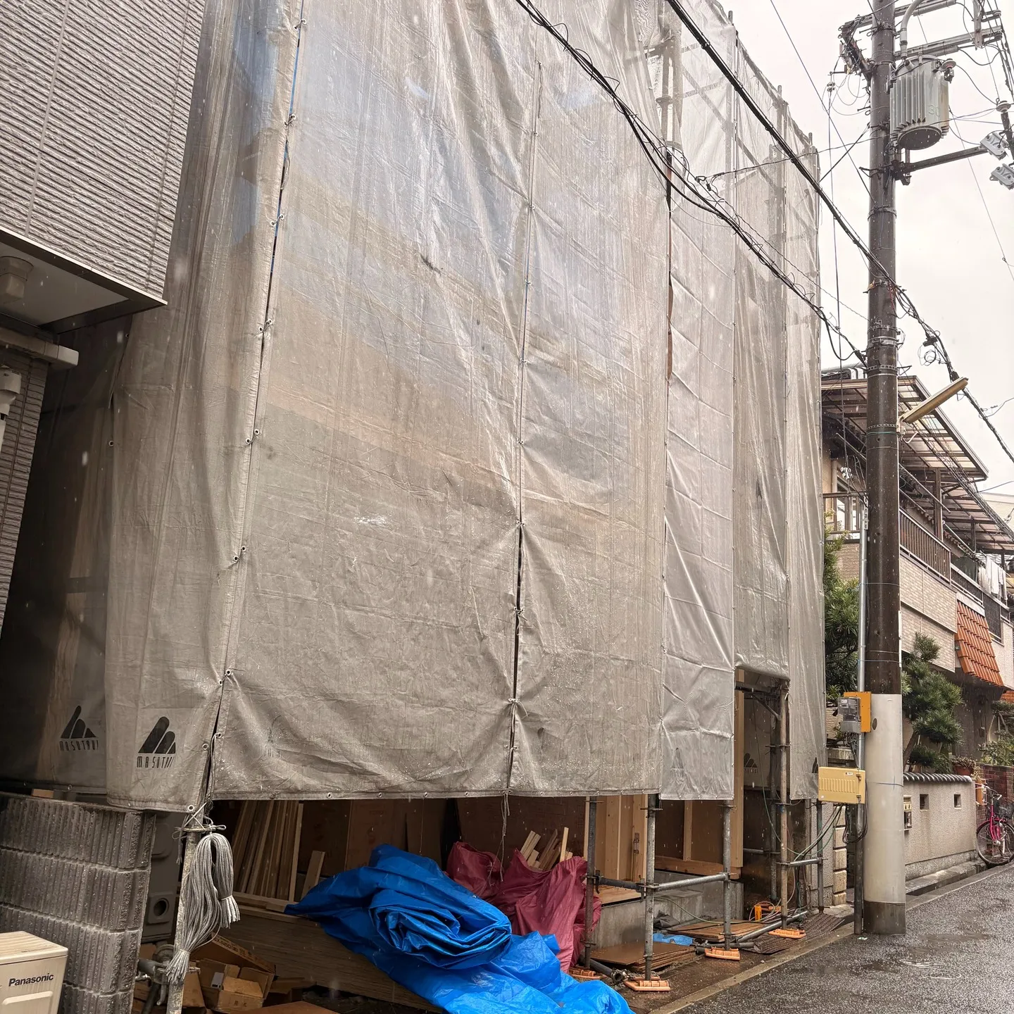 大阪市生野区中川東の新築戸建ての建築がスタートして、無事に上...